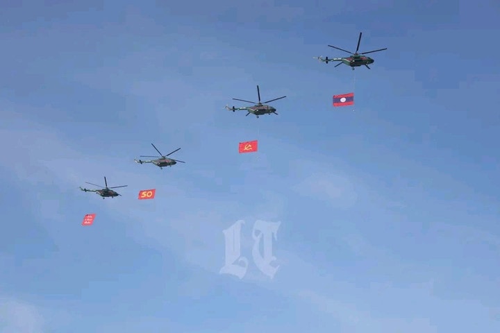 Chiêm ngưỡng màn trình diễn không quân tại Lễ diễu binh tại Lào