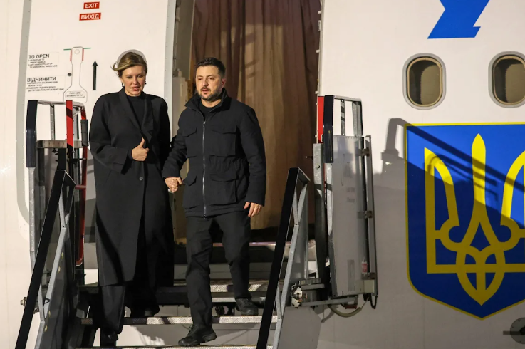 Máy bay chở Tổng thống Ukraine bị 4 UAV bám đuổi