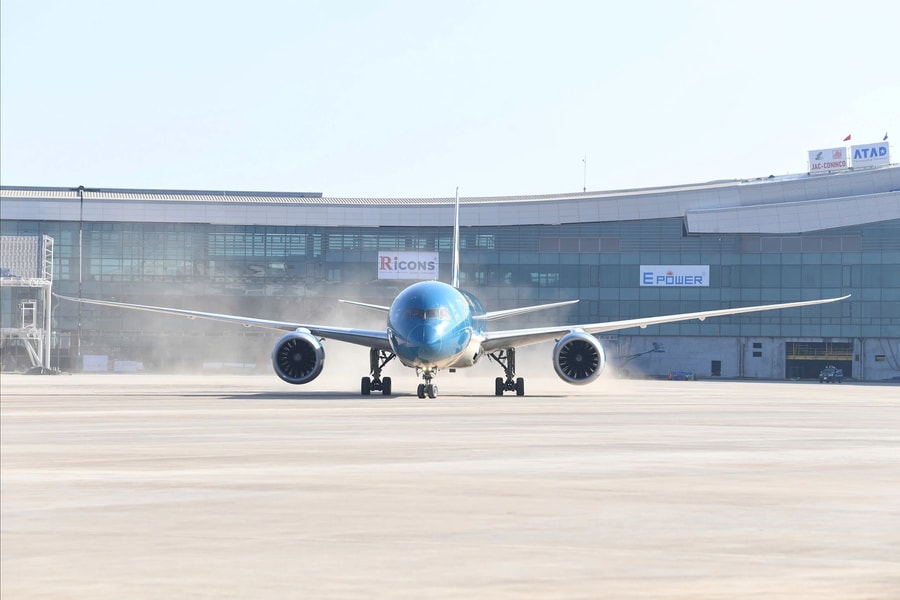 Chuyến bay chở khách đầu tiên hạ cánh xuống Cảng Hàng không Long Thành