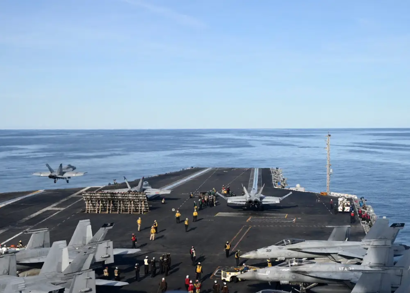 Mỹ triển khai dồn dập máy bay vận tải quân sự tới gần Venezuela