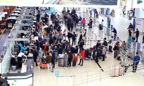 Các hãng ồ ạt tăng chuyến, vé máy bay tăng cao trước kỳ nghỉ Tết Dương lịch 2026