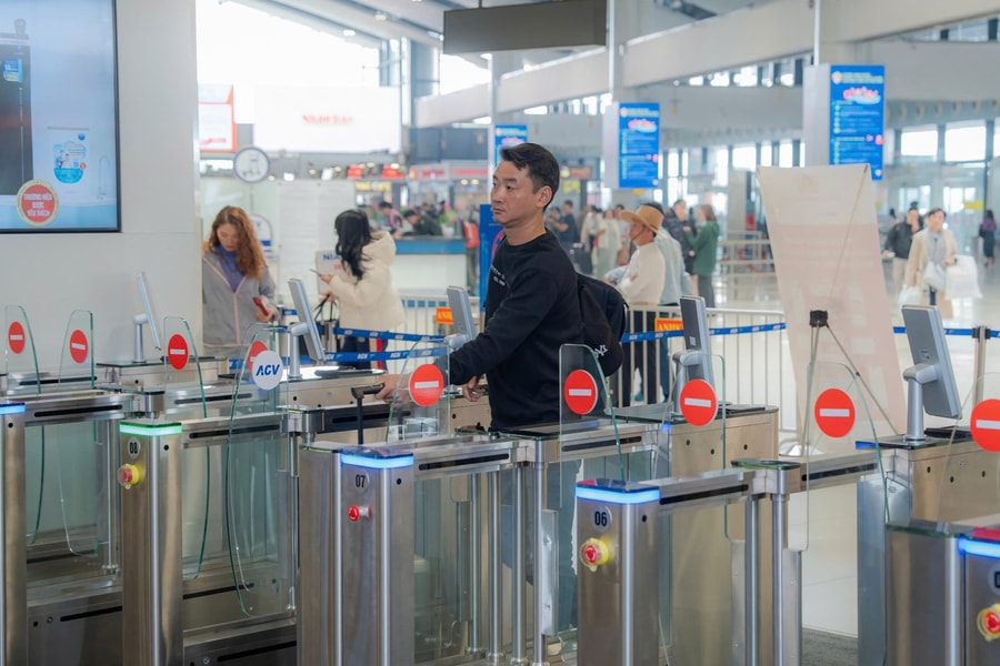 Áp lực cạnh tranh với ‘ông trùm hàng không’ ngày càng lớn