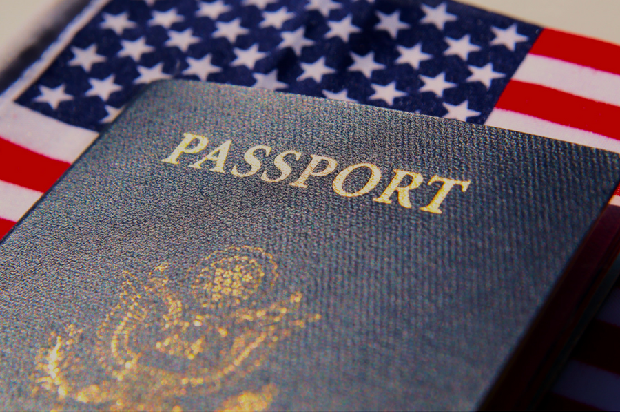 Hàng không Mỹ chao đảo, hàng triệu người có nguy cơ mất hộ chiếu