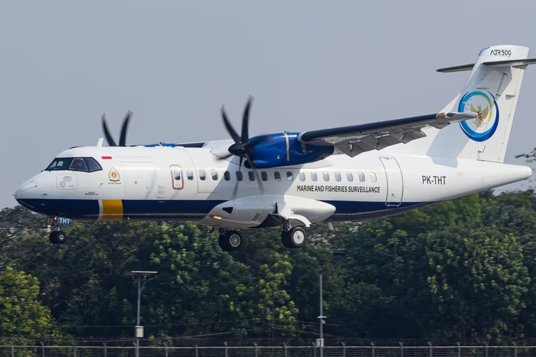 Indonesia: Máy bay nghi đâm vào núi, 11 người mất tích