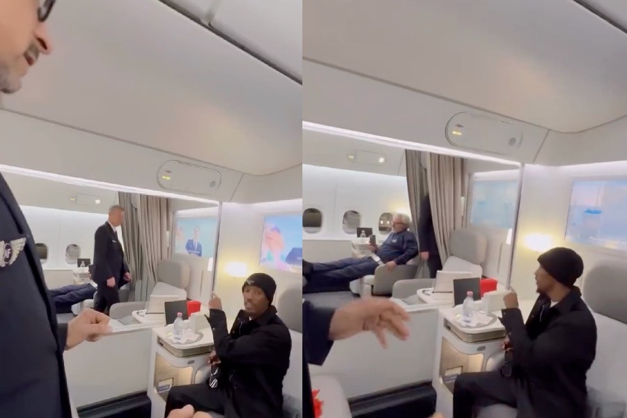 Tranh cãi chuyện quay video clip trên khoang thương gia