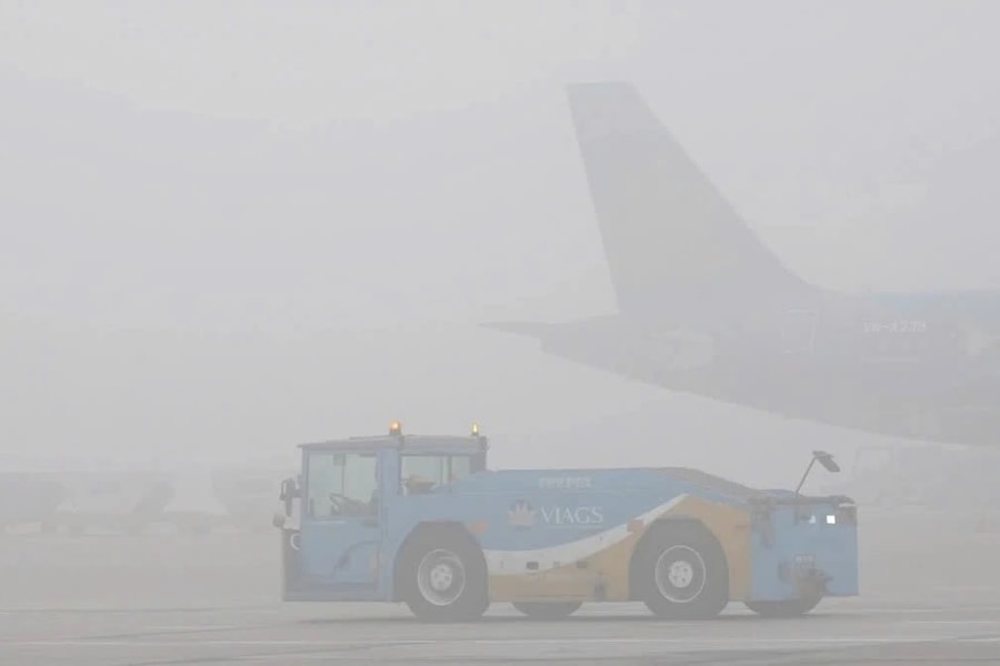 Khách chật vật vì sương mù phủ kín nhiều sân bay phía Bắc