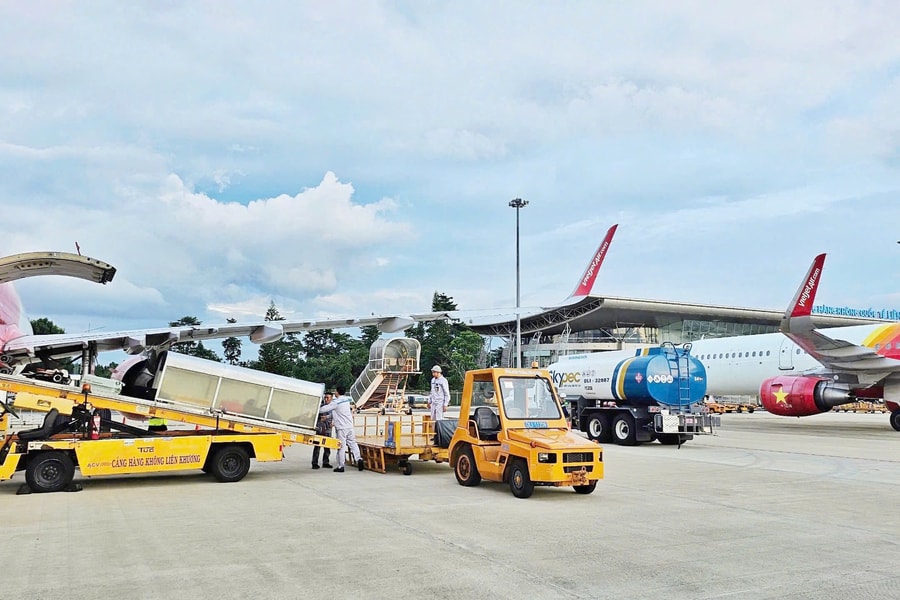 Sân bay Liên Khương đóng cửa, khách đi du lịch Đà Lạt bằng cách nào?