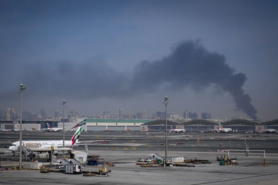 Không phận đóng cửa, UAE hỗ trợ tiền cho hơn 20.000 khách mắc kẹt