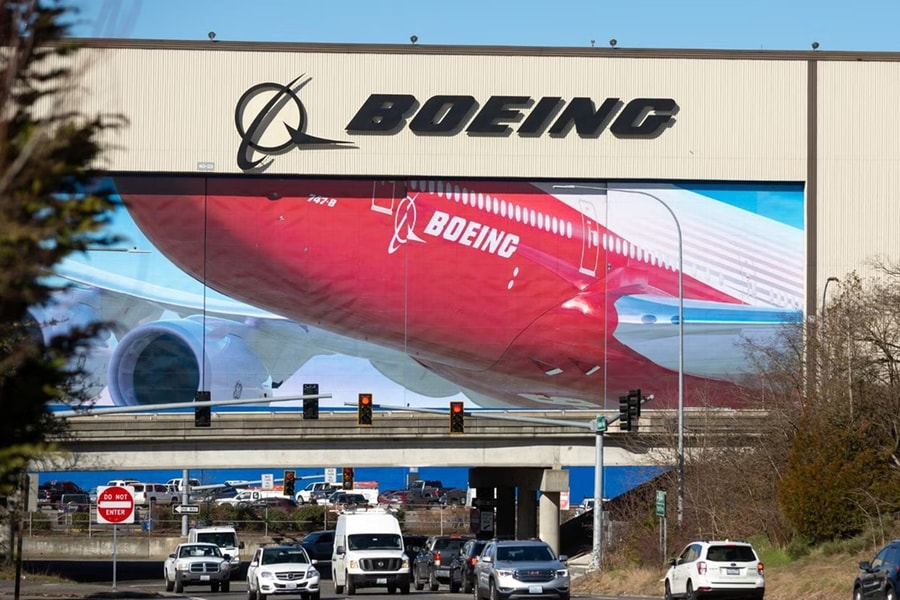 Được FAA 'bật đèn xanh' cho dự án 15 tỷ USD, Boeing vẫn đau đầu vì rủi ro linh kiện