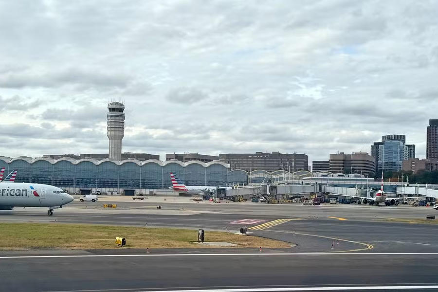 Không lưu Washington lại 'tê liệt' vì mùi hóa chất bí ẩn