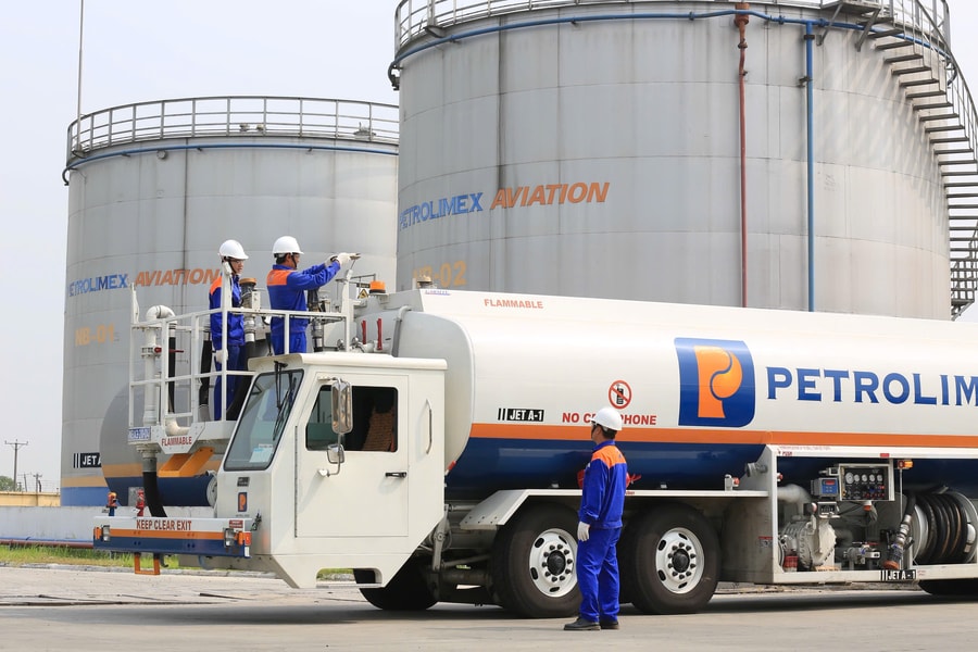 Petrolimex Aviation đảm bảo nguồn cung Jet A1 cho các hãng bay Việt