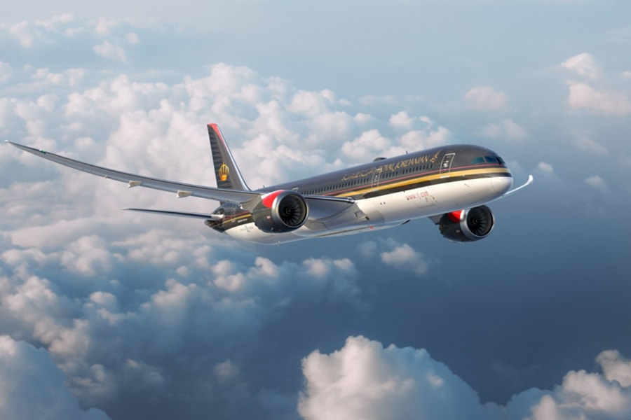 Boeing và Airbus cùng "đổ bộ" một hãng bay trong 24h