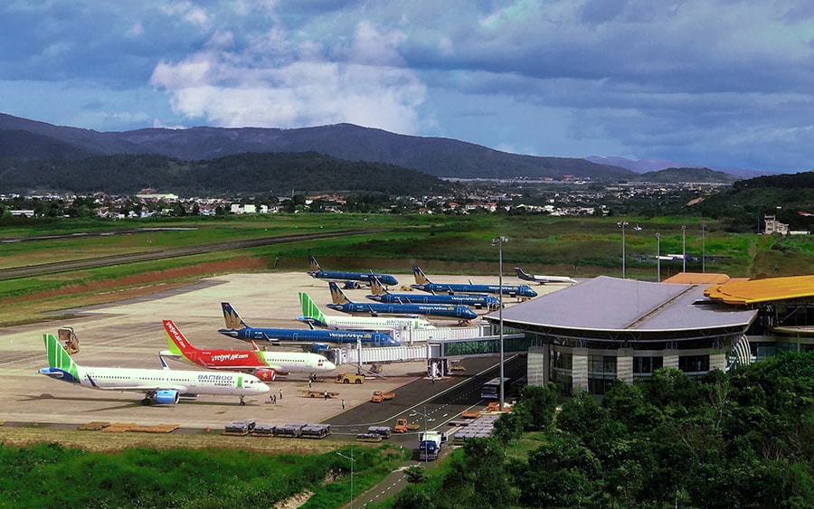 Công trường sửa chữa sân bay Liên Khương đang 'khát' nhiên, vật liệu