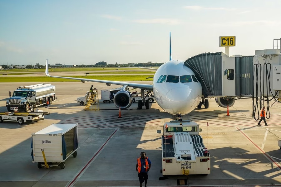 Giá nhiên liệu bay ngày 18/4: Chỉ số toàn cầu giảm mạnh