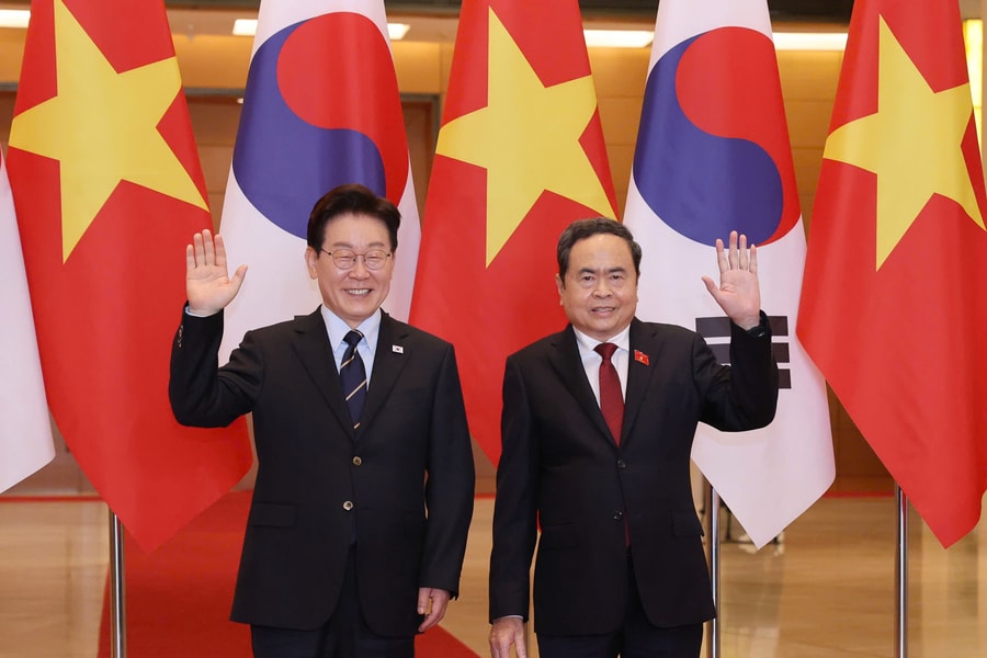 Hàn Quốc xem xét đơn giản hóa thủ tục cấp thị thực cho công dân Việt Nam