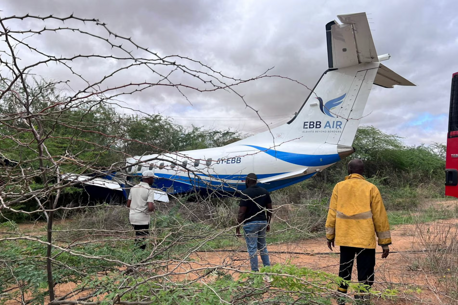 Hành khách thoát nạn thần kỳ khi máy bay trượt khỏi đường băng lúc hạ cánh