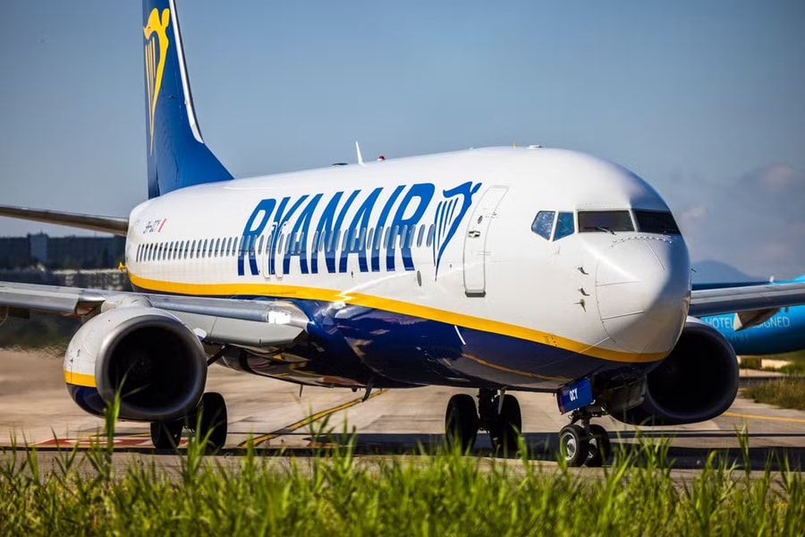 CEO Ryanair "trù ẻo" đối thủ phá sản để cảnh báo tác động phí nhiên liệu