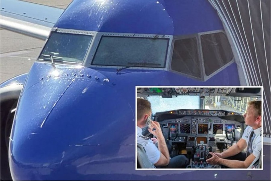 Kính chắn gió buồng lái Boeing 737-700 bất ngờ nứt vỡ ở độ cao hơn 11.000m