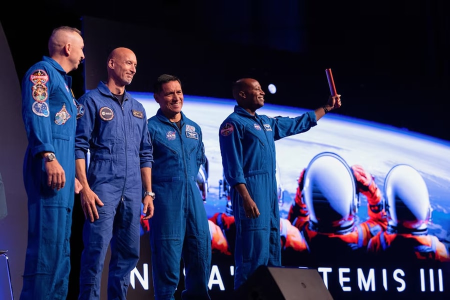 NASA công bố phi hành đoàn Artemis III, chuẩn bị thử nghiệm tàu đổ bộ Mặt Trăng