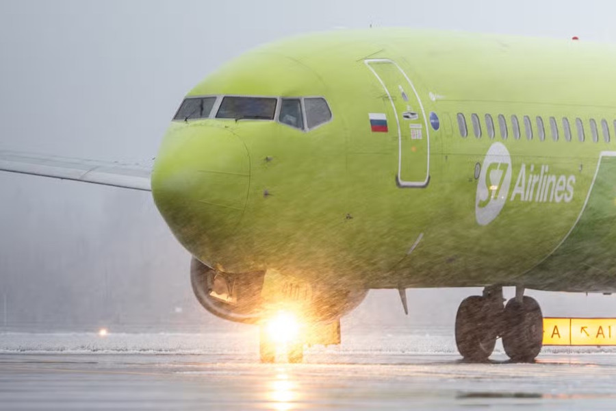 Boeing 737 chở 179 người của hàng không Nga trượt khỏi đường băng