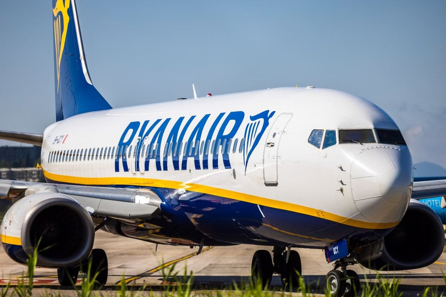 Không đủ nhiên liệu, Boeing 737 của Ryanair phải chuyển hướng khẩn cấp
