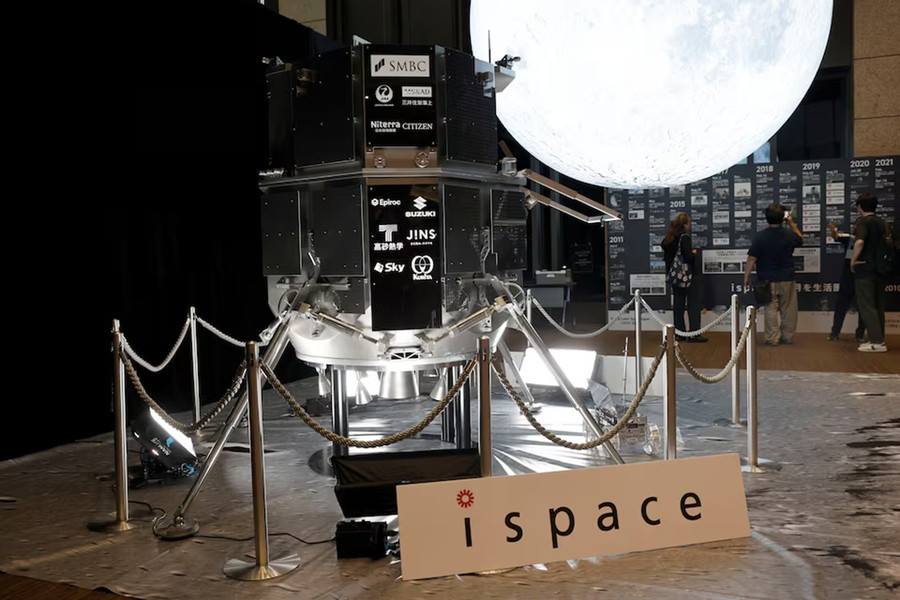 Công ty Nhật Bản bắt tay SpaceX mở dịch vụ "xe buýt Mặt Trăng"