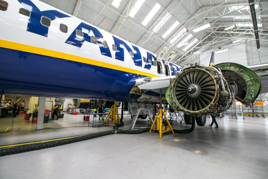 Ba cơ quan cùng điều tra sự cố máy bay Ryanair vỡ cửa sổ