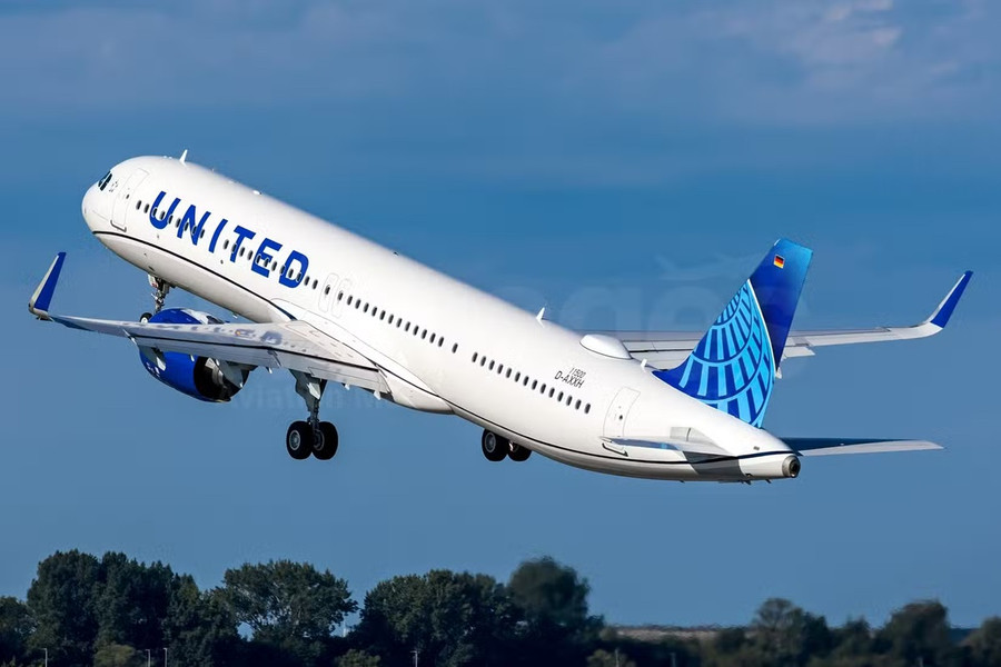 Boeing 737 chở 160 người phải hạ cánh khẩn tại căn cứ quân sự Mỹ