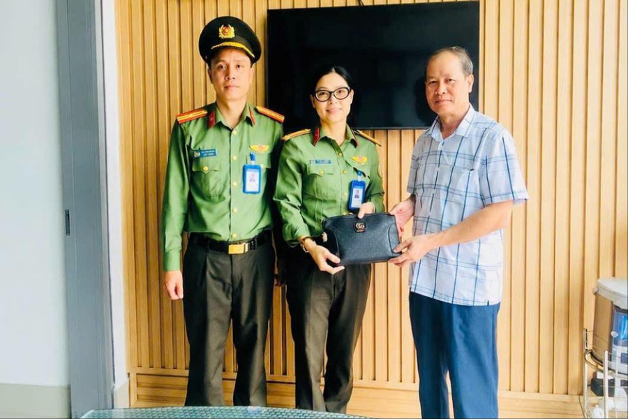 Một hành khách để quên hơn 4 tỷ đồng tại Cảng hàng không Pleiku