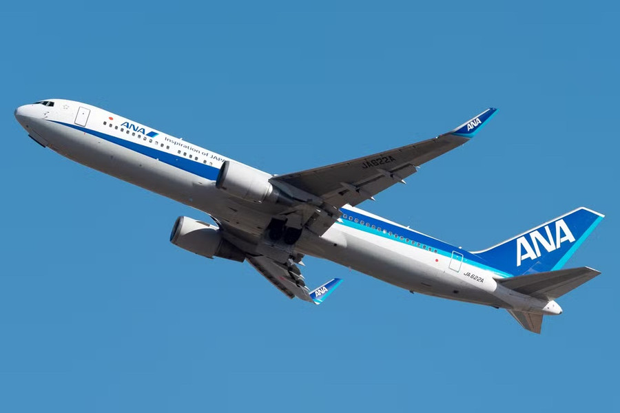 Hai máy bay suýt va chạm nhau trên bầu trời sân bay Haneda, Nhật Bản
