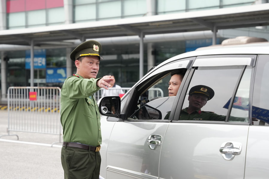 Tài xế nói gì về phương án phân làn mới tại sân bay Nội Bài?
