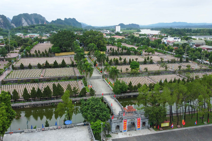 Xúc động giữa Nghĩa trang Liệt sĩ Quốc tế Việt - Lào: Nơi lưu giữ ký ức một thời 'hoa lửa'