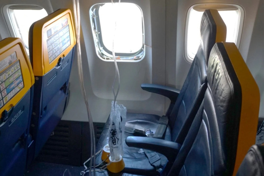 Từng phát hiện xác chim trong động cơ Boeing 737 gặp sự cố của Ryanair