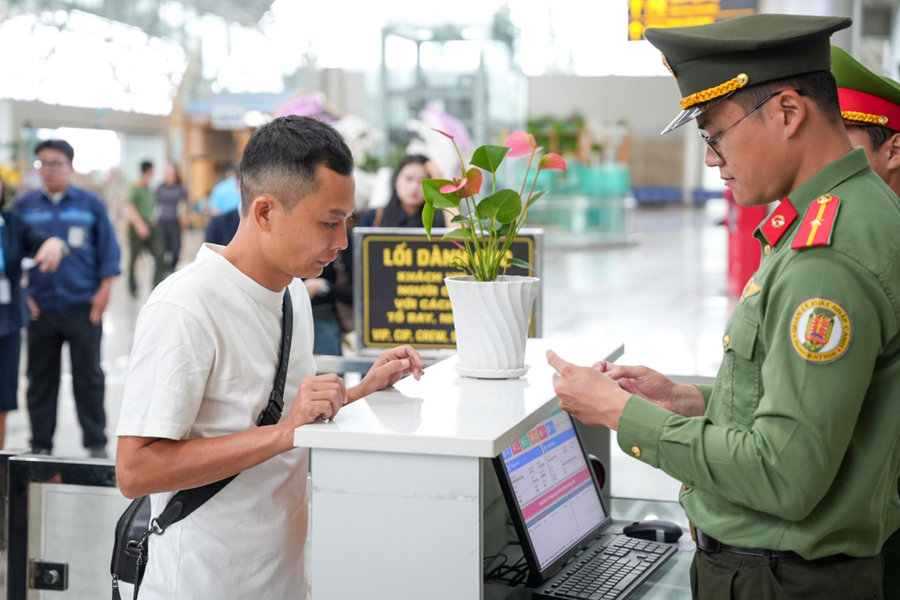 Sân bay Liên Khương diễn tập 3 chuyến bay cùng lúc